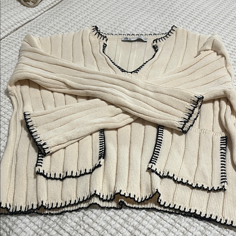 Zara Beige V-Neck Sweater with Black Trim
